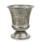 Metalowa antyczna osłonka na doniczkę 135673